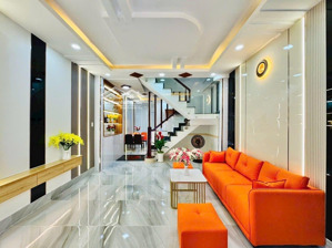 nhà đang được cho thuê 20 triệu / tháng tại lê văn chí, linh trung, tp thủ đức giá chỉ 2tỷ8.