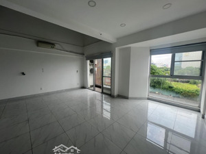 bán shophouse đẹp scenic valley 2 dt 89,4m2 có lửng. giá bán 6.9 tỷ. liên hệ: nguyên