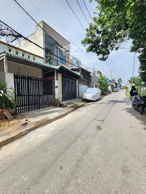 2,69tỷ tl
bán nhà cấp 4 gác lửng_76,5m2_mt đường chùa tân long, p.tân bình, tp dĩ an