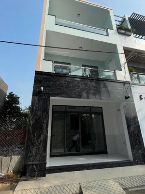 chủ gởi bán nhà 1 trệt 2 lầu (hoàn công) đường 2 oto né nhau. ngay cầu bửu hoà. giá chỉ 3,6 tỷ
