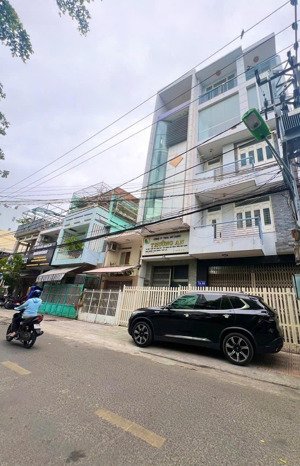 nhà phố huỳnh thúc kháng có thang máy ngang 9.03m giá tốt