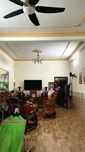 bán nhà 1trệt 2 lầu p.long bình tân, ngay bigc ngã tư vũng tàu. giá chỉ 4ty2 sổ hoàn công.