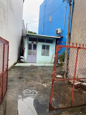 chính chủ. nhà cấp bốn. mặt tiền thụt. đường số 27 p6 gv. tiện xây dựng mới. dt 5 x 12m