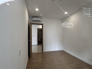 tôi chính chủ cho thuê căn hộ vip nhất dự án mt eastmark city 63m2 view trọn hồ bơi tầng 9