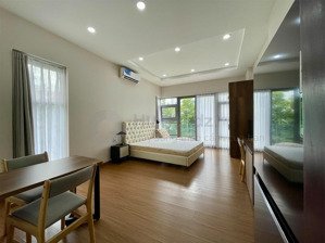 phòng ban công cửa sổ siêu thoáng - máy giặt riêng - có thang máy