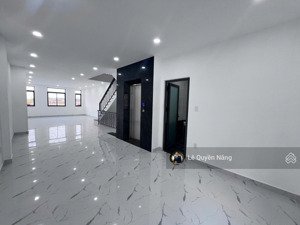 cho thuê shophouse mặt tiền song hành dự án lakeview city, giá 40tr/tháng có máy lạnh, thang máy.