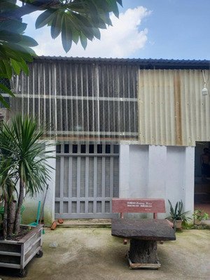 nhà chính chủ - giá tốt - bán nhà xưởng 200 m2 thổ cư 180m2, gần chợ đầu mối thủ đức, p bình chiểu