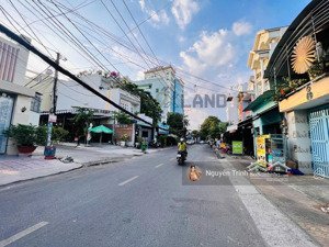 bán gấp nhà cấp 4 mặt tiền đường trương văn thành, đoạn sung,sầm uất gần ngã tư thủ đức. dt 120m2