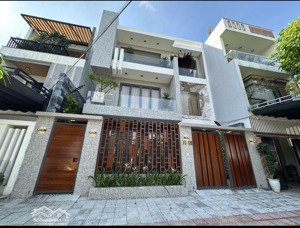 bán biệt thự lê ấm 3 tầng mới đẹp full nội thất cao cấp có hồ cá koi siêu sang trọng