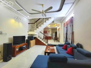 Nhà đẹp ở liền 1 lầu hẻm xe hơi hẻm 160 Nguyễn Văn Quỳ, Quận 7
