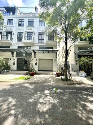 cho thuê shophouse góc lakeview city dt 7x20m 5 tầng giá 38 triệu hoàn thiện có thang máy, máy lạnh