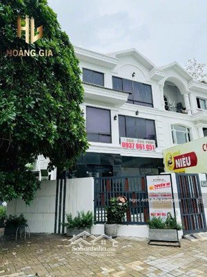 bán biệt thự mỹ văn, 72 tỷ, 180 m2, 4pn, 5wc, q7, hcm