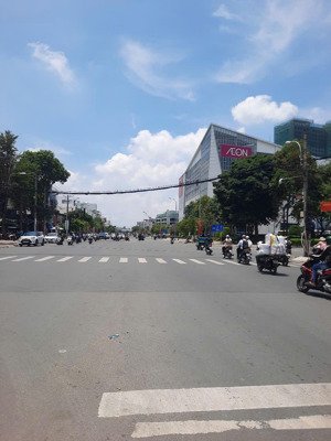 bán nhà mtkd đường tên lửa 40m 4,5x20m 4 tầng vị trí đẹp kế aeon