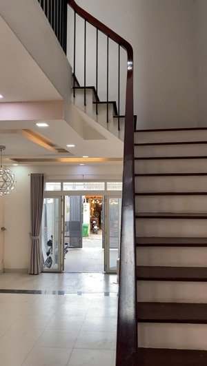 chính chủ cho thuê nhà phố thảo điền gần xa lộ hà nội