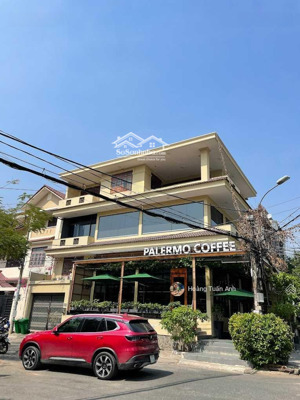 siêu phẩm ! biệt thự góc 2mt nguyễn gia trí, d2 cũ ( 9 x 20m) 4 tầng_hđt 110tr/tháng, giá tốt 39 tỷ