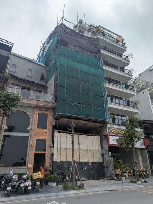 bán toà văn phòng đường lạc long quân, qh ổn định; 139m2 63,9 tỷ có lùi, sổ sẵn, giao dịch ngay