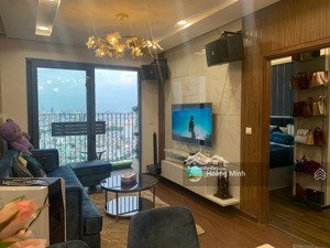 chính chủ cần bán căn pegasuite - quận 8, dt 68m2, 2pn2wc, có nội thất, giá 2 tỷ 100 triệu