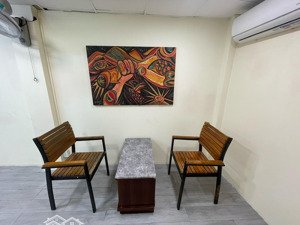 phòng nhỏ phù hợp kinh doanh tiệm nail + văn phòng mt hoàng hoa thám p7 bình thạnh