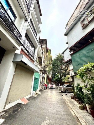 bán nhà hoàng quốc việt, cầu giấy, giá siêu hời 17,8 tỷ, 61,7 m2, phân lô ô tô, kinh doanh đỉnh.