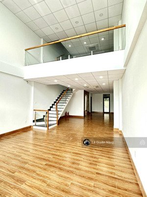 cần cho thuê shophouse mặt tiền đường song hành dự án lakeview city quận 2. giá 40tr/tháng