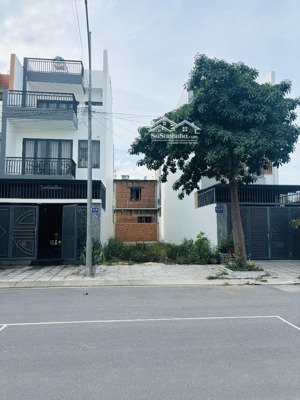 bán lô đất nền đường 18m gói 4, rất sạch đẹp hướng đông nam, giá 4.1 tỷ bao ép cọc