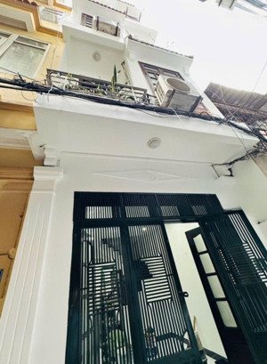bán nhà riêng tại cầu giấy center point, 9,5 tỷ, 42m2, 4pn, 2wc chỉ với giá ưu đãi