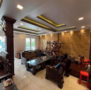 bán nhà 3 tầng 1 tum : 2 mặt tiền trước sau đường hoàng văn thụ. diện tích 196,7m2. giá chỉ 29ty5