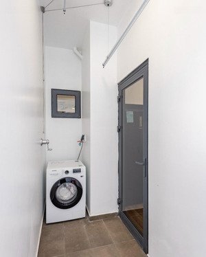 cho thuê star tower, căn 90m2, 2 ngủ, 2wc, full đồ đẹp, 16.5 triệu, có slot ô tô . lh 