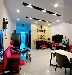 bán nhà tại đường số 27 hà quang 1, tp nha trang. 75m2. giá chỉ 7tỷ ạ. lh em hoàng 