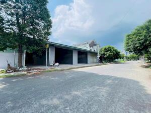 Kho đẹp 1000m² gần Võ Nguyên Giáp – Cửa cuốn tự động, thoáng mát, thuê ngay