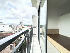 mới 100% bancol full nội thất gần cv lê thị riêng q10