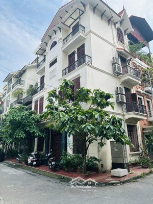 bán nhà 4 tầng phố trần quốc hoàn, cầu giấy, lô góc 2 mặt ngõ ô tô, vỉa hè kinh doanh, 78m, 23 tỷ.